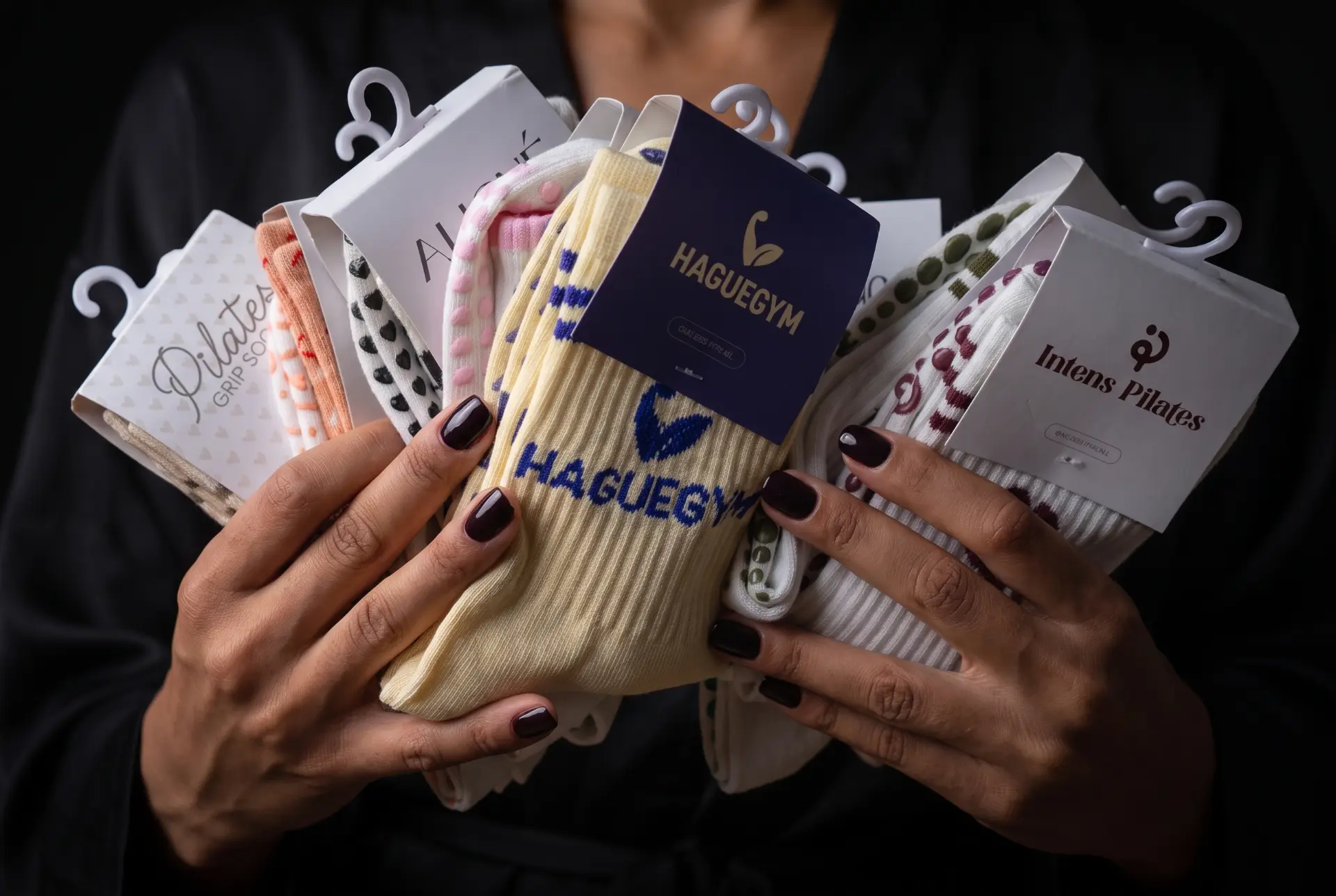 Collectie studio merch met gripsokken met eigen logo