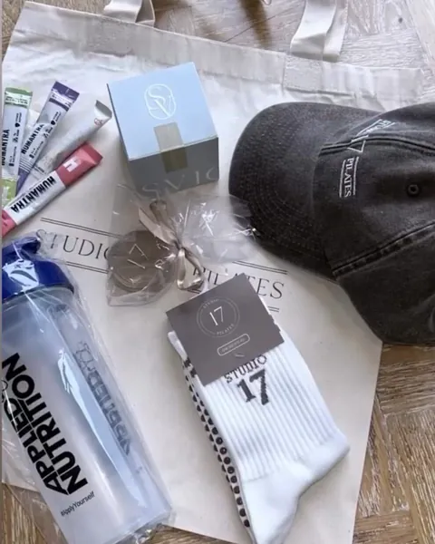 Studioklant met eigen merch van PilatesGoods, foto 14