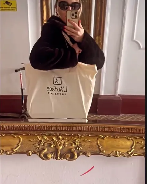 Studioklant met eigen merch van PilatesGoods, foto 13